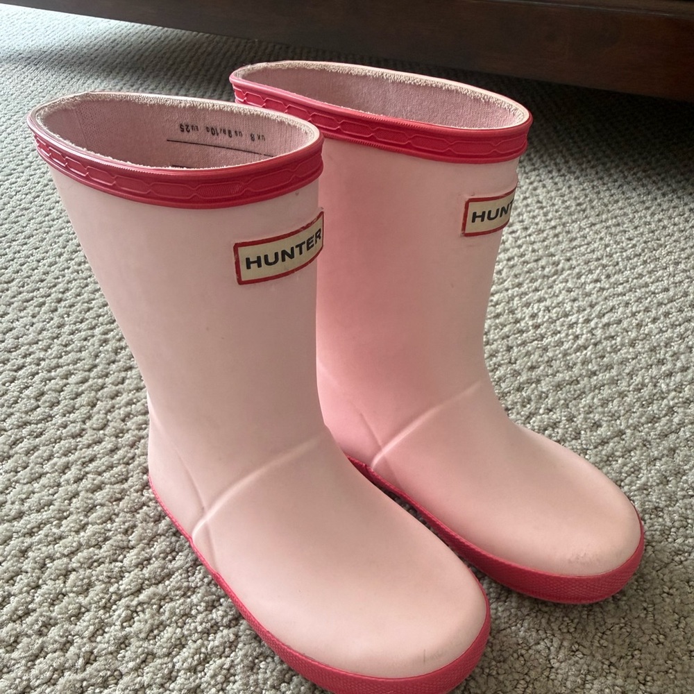 Size 9 Big Kid Hunter Boots. Pale pink with darker pink trim